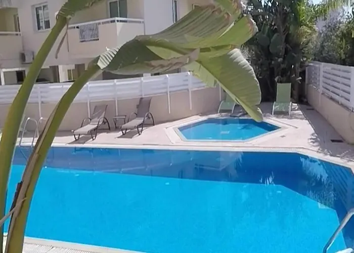 Andros 2 Bed, Free Wi-fi, Safe, Complex Pool Διαμέρισμα Παραλίμνι