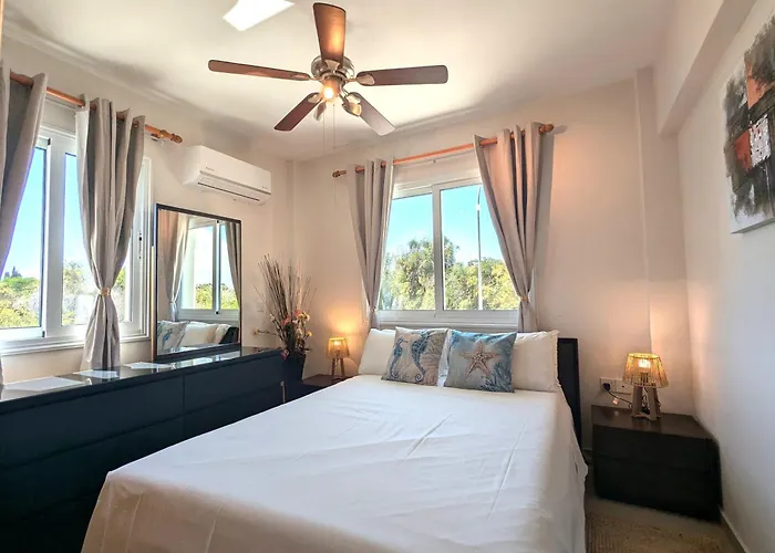 Andros 2 Bed, Free Wi-fi, Safe, Complex Pool Διαμέρισμα