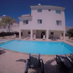 Andros 2 Bed, Free Wi-fi, Safe, Complex Pool Apartamento