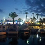Andros 2 Bed, Free Wi-fi, Safe, Complex Pool Paralimni