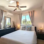 Andros 2 Bed, Free Wi-fi, Safe, Complex Pool Apartamento