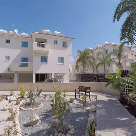 Apartment Andros 2 Bed, Free Wi-fi, Safe, Complex Pool Paralimni