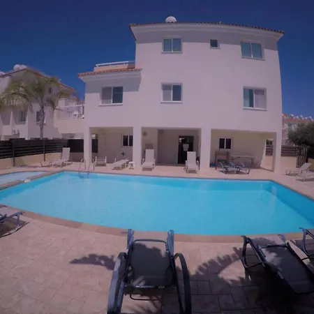 Andros 2 Bed, Free Wi-fi, Safe, Complex Pool Apartament