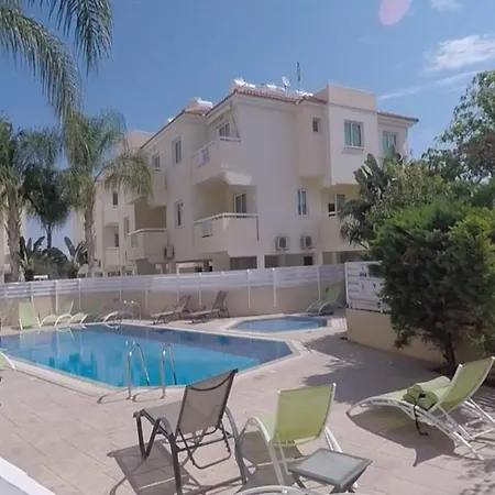 Andros 2 Bed, Free Wi-fi, Safe, Complex Pool شقة *