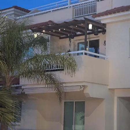 Apartmán Andros 2 Bed, Free Wi-fi, Safe, Complex Pool Paralimni