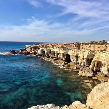 Andros 2 Bed, Free Wi-fi, Safe, Complex Pool باراليمني
