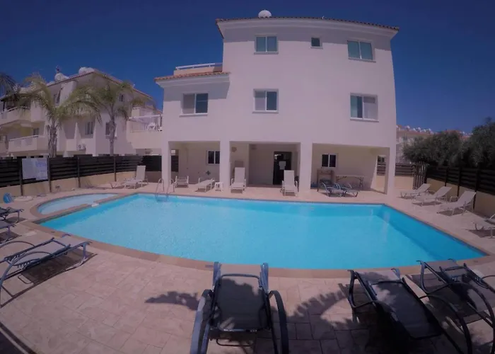Andros 2 Bed, Free Wi-fi, Safe, Complex Pool Apartmán