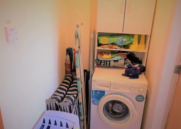 Andros 2 Bed, Free Wi-fi, Safe, Complex Pool