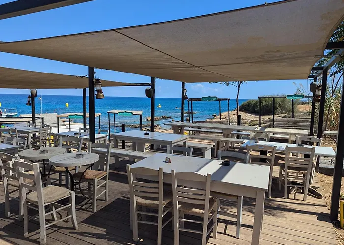 Andros 2 Bed, Free Wi-fi, Safe, Complex Pool Lägenhet Paralimni