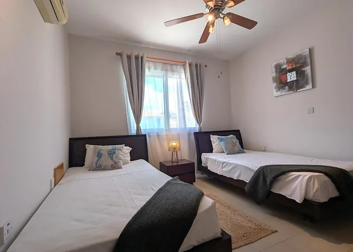 Andros 2 Bed, Free Wi-fi, Safe, Complex Pool